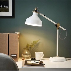 IKEAデスクライトの画像