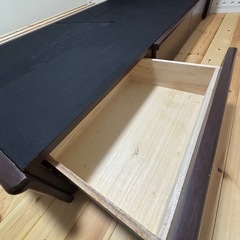 ベッド(マットレス+フレーム)クイーンサイズの画像