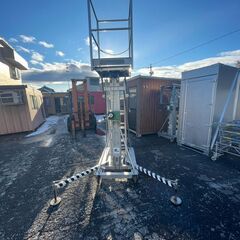 ① ハシゴリフト 4.6M　高所作業車　アップスター　高所作業台　手押し式　リフター　リフト　伸縮　ハシゴ　ローリングタワー 梯子 TL65-3の画像