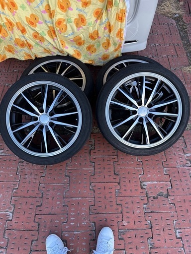 決まりました　2月16日迄に引取りできる方5000円引き　PRODUGED BY AI PCD114.3 5H 18x7 タイヤホイールセット　 ヴォクシー ノア