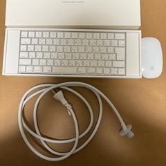 iMac (Retina 4K, 21.5-inch, 2017)の画像