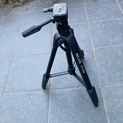 ⭐️格安！メーカー希望小売価格 14800円！新入学・新入園式の撮影に今から準備！スリックのカメラの三脚⭐️の画像