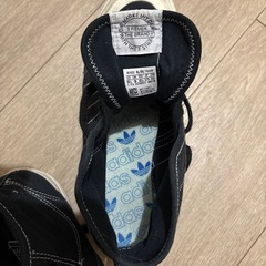 adidas ハイカットスニーカー 黒