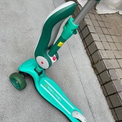 三輪キックボードの画像
