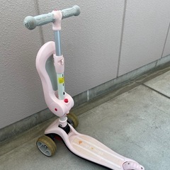 三輪キックボード