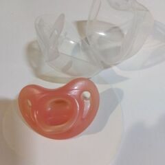 NUK  おしゃぶり　ピンク