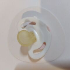 NUK  genius おしゃぶりの画像