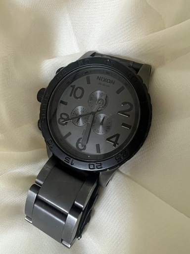 定価12万円弱　NIXON 腕時計