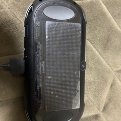 最終値下げ PS vita本体とソフト2つと充電器セットの画像