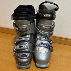 スキーブーツ 左右バラバラ