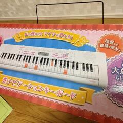 7500円→5000円☆CASIO カシオ　光ナビゲーションキーボードLK-121 マイク付きの画像