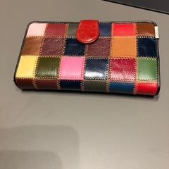 新品未使用　スマホも入るマルチカラーウォレット 牛革の画像