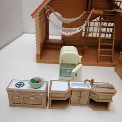 ほぼ未使用 シルバニアファミリーおとまりファミリーコテージ＋バーベキューセット＋やさいづくりセット＋キッチンセット ＋冷蔵庫の画像