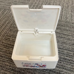 【新品・未使用】Hello Kitty ★ ワンプッシュ小物入れ　人気の画像