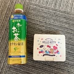 【新品・未使用】Hello Kitty ★ ワンプッシュ小物入れ　人気の画像