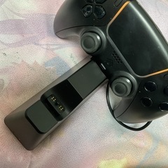 ps5 コントローラー 充電スタンドの画像