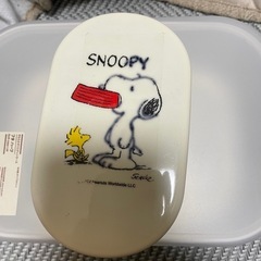 重ねられるお弁当箱の画像
