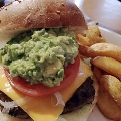 2月16日(日)11時〜美味しい🍔🥞&首里城散歩&cafe