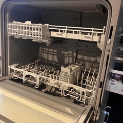 【取引中】Panasonic食洗機　ホワイト NP-TH5-W の画像