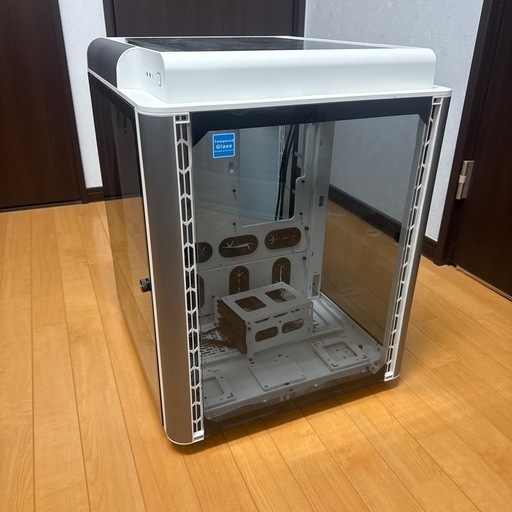 PCケース　サーマルテイク　Lebel  20 HT