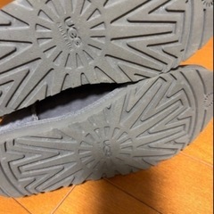 UGG アグ　バックリボン　ムートンブーツ　23センチ　グレーの画像