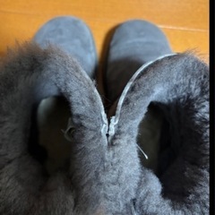 UGG アグ　バックリボン　ムートンブーツ　23センチ　グレーの画像