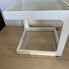 サイドテーブルの画像