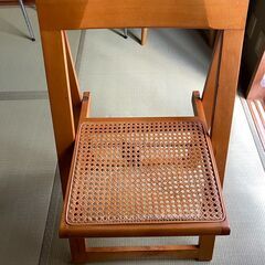 折りたたみイス　籐製