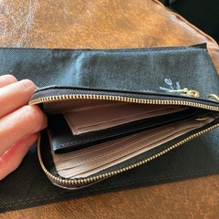 牛革型押し財布　 ほぼ新品の画像