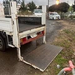 いすゞ エルフ トラック ガス車 パワーゲート付きの画像