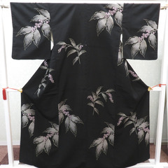 小紋 アンティーク 昔着物 小紋 黒地 グレー×ピンク 葉・花 広衿 正絹 昔きもの レトロ 大正ロマン  身丈159.3cm 【キモノオフ野々市若松店】の画像