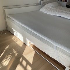 ニトリのダブルベッドの画像