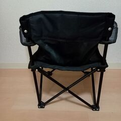 ダイソーアームチェア　ローチェア　63×39.5×52.5cmの画像