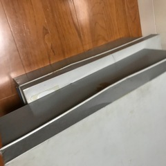 レトロなブリキ衣装ケースの画像