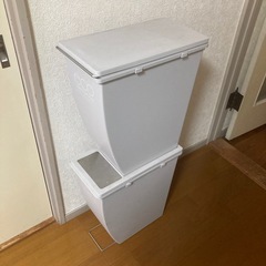 【予定者有】ゴミ箱　2個セットの画像