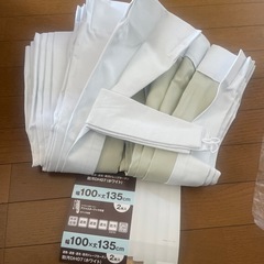 新品未使用！遮光1級カーテン2枚セット100×135 白の画像
