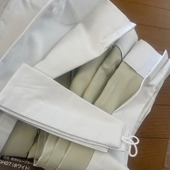 新品未使用！遮光1級カーテン2枚セット100×135 白の画像