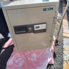 無料！！セコム製ドデカい金庫！！