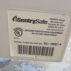 セントリー 家庭用 小型耐火金庫 テンキー式 SentrySafe 札幌市 白石店の画像