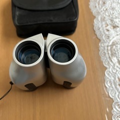 双眼鏡。手のひらに入るコンパクトサイズ。Raymay双眼鏡 RXB-303 8✖️21mm子供の音楽会や運動会に最適。の画像