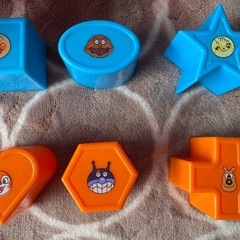 アンパンマン型はめおもちゃの画像