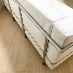 Le Corbusier 　ルコルビュジェ ホワイト レザー調 ソファ 三人掛け の画像