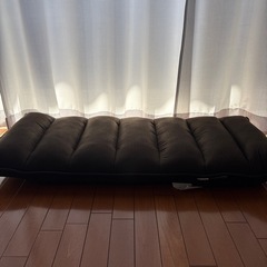 座椅子 3脚並べてローソファーのように使用可能
1回使用のみ の画像