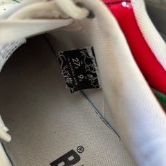 ベイプスタースニーカーの画像