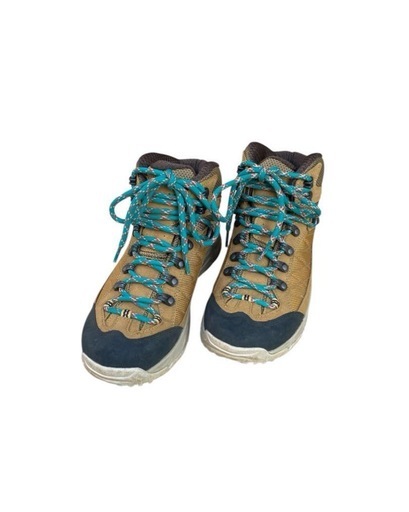 ハイキングシューズ　登山靴