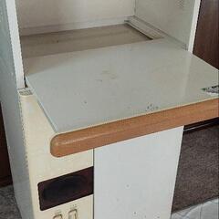 値下げしました！米びつ付きレンジ台の画像