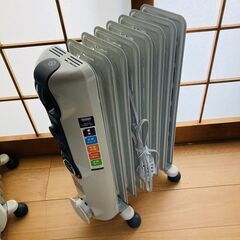 暖房器具　デロンギ オイルヒーター HJ0812 の画像