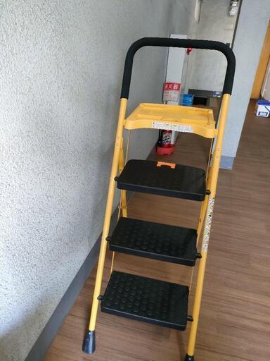トレー付脚立