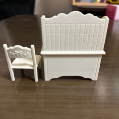 シルバニア🐰机、椅子セット
の画像