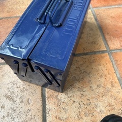 中古良品　金属ツールボックス